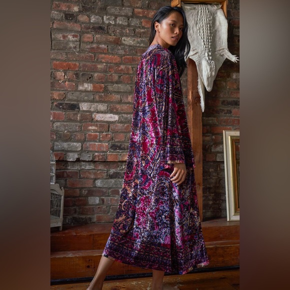 Stunning NWT Free People Enchanted Robe - Picture 3 of 6